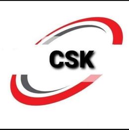 Logo mit den Buchstaben "CSK", umgeben von roten und grauen Bögen auf weißem Hintergrund.