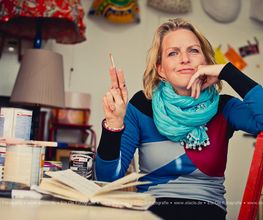 Die Frau mit dem Farbknall