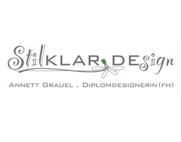 „Stilklar Design“ Logo mit dem Namen „Annett Grauel, Diplomdesignerin (FH)“.