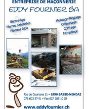 Werbeposter für eine Baufirma mit Kontaktinfos und Bauarbeiten-Fotos.