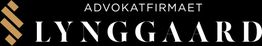 Logo for advokatfirmaet Lynggaard med guld- og hvid tekst på sort baggrund.