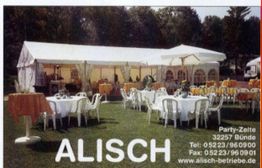 Party-Zelt auf Wiese mit Tischen und Stühlen, Beschriftung "ALISCH" und Kontaktdaten.