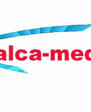 Logo mit blauem Band und rotem Text "alca-med".