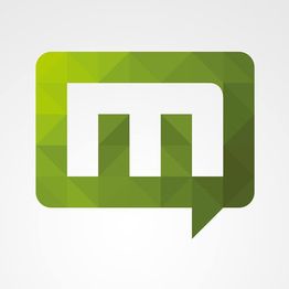 Grünes Chat-Symbol mit stilisiertem "M" in weißer Farbe auf geometrischem Hintergrund.
