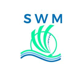 Logo SWM con simbolo stilizzato in verde e blu su sfondo bianco.