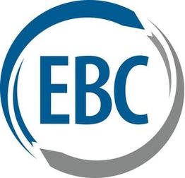 Logo mit den Buchstaben "EBC" in Blau, umgeben von einem halben blauen und grauen Kreis.