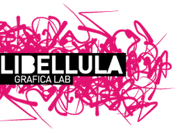 Scritta "Libellula Grafica Lab" su sfondo nero con disegni rosa astratti.
