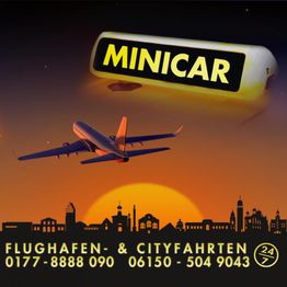 Minicar-Schild, Flugzeug im Sonnenuntergang, Skyline-Silhouette. Telefonnummern für Fahrten.