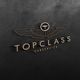Logo van TopClass Carservice met een gestileerde vleugel op een donkere achtergrond.
