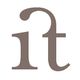 Lettre "it" stylisée en brun sur fond blanc.