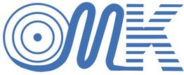 Logo mit blauen Linien und Kreisen, die Buchstaben OMK stilisiert darstellen.