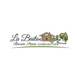 Logo di "La Baita" con casa di legno, alberi e testo: "Ristorante - Pizzeria - Location per Eventi".