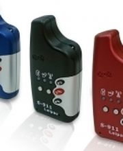 Der Hand Personen Lokalisierer ist ein tragbarer AGPS-Tracking-Gerät, das als ein Notfall-Handy eingesetzt werden kann und ermöglicht die Kurzwahl von 3 Telefonnummern für eine 2-Wege-Sprachkommunikation. Es wird einem im Voraus festgelegten Telefon-Numme