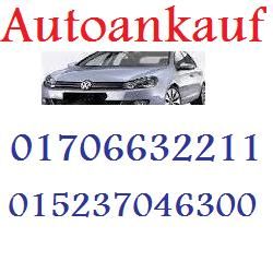 "Autoankauf-Anzeige mit Telefonnummern und Bild eines silbernen Autos."