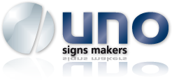 Logotipo de "Uno Signs Makers" con diseño de esfera y texto reflejado.