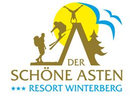 Logo mit Wanderer, Skifahrer, Tanne, Sonne und Vögeln. Text: Der schöne Asten - Resort Winterberg.
