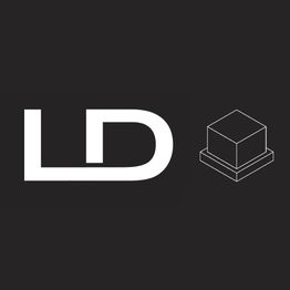 Logotipo com as letras "LD" e um cubo esboçado em fundo preto.