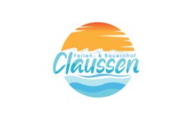 Logo mit Sonnenuntergang, Wellen und Text: "Ferien- & Bauernhof Claussen".
