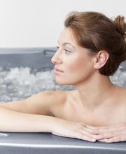 Verschiedenste Whirlpools und Zubehör