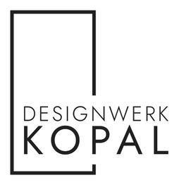 Schwarz-weißes Logo mit dem Text "Designwerk Kopal" und einem dünnen Rechteckrahmen links.