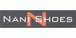 Logo von "Nani Shoes" mit großem orangefarbenem "N" auf grauem Hintergrund.