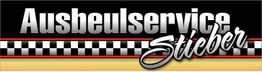 Schwarzes Logo mit Text "Ausbeulservice Stieber", Karomuster und roten Linien.