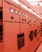 Wir bieten eine breite Palette von NS-Schaltanlagen mit Schaltgeräten und Bauteilen verschiedener Hersteller, so bewahren wir unsere Unabhängigkeit und gewährleisten Ihnen die beste Technik für Ihr Projekt