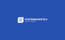 Blauw logo met tekst "Slotenmaker Blij" en een schildicoon met vinkje.
