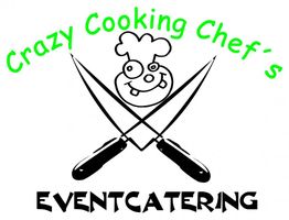 Zeichnung mit verrücktem Kochgesicht, gekreuzten Messern, Text: "Crazy Cooking Chef's Eventcatering".