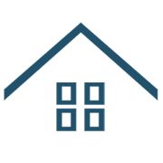 Umriss eines Hauses mit Giebeldach und einem quadratischen Fenster, in Blau auf weißem Hintergrund.
