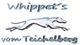 Schriftzug "Whippet's vom Teichelberg" in Blau mit einer silbernen Zeichnung eines laufenden Hundes.