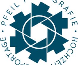 Pfeil Hochzeitsfotografie Logo