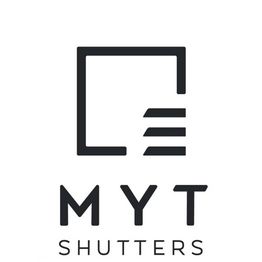 Logo met zwarte lijnkunst van een vierkant en lijnen, met tekst: "MYT Shutters" eronder.