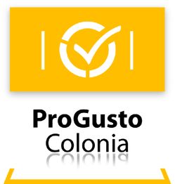 Gelbes Logo mit Häkchen, darunter der Text „ProGusto Colonia“ in schwarzer Schrift.