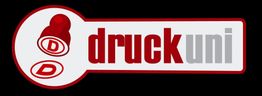 Logo mit roter Mütze und Text "druckuni" links rot, rechts grau, auf schwarzem Hintergrund.