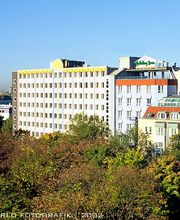 Hotel Holiday Inn Berlin Mitte von außen