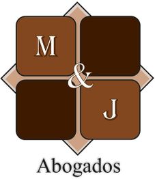 Logotipo de M & J Abogados con fondo marrón y letras en blanco.