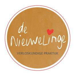 Logo van "de NieuweLinge", een verloskundige praktijk, met een getekend rood hartje.