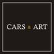 Schwarzer Hintergrund, weiße Schrift: "CARS & ART" in Großbuchstaben, "&" in Gold.