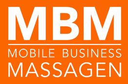 MBM Logo auf orangefarbenem Hintergrund mit dem Text: Mobile Business Massagen.