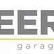 Logo van Geerts Garagedeuren met grijze tekst en een geel gestileerd deurontwerp.
