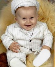 Taufanzug bei traumtaufe.de