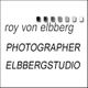 Logo mit Text: "roy von elbberg", "PHOTOGRAPHER", "ELBBERGSTUDIO", darüber graue Quadrate.