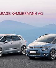 Zwei Citroën-Fahrzeuge auf einer Straße vor Hügeln, mit Logo der Garage Kammermann AG.