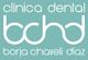 Logo de clínica dental de Borja Chaveli Díaz en fondo azul.