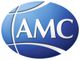 AMC-Logo, blau, kugelförmig mit weißen Linien und dem Schriftzug "AMC" in weißem Text.