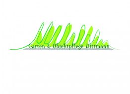 Grünes Gras-Logo mit dem Text: "Garten & Objektpflege Dittmann" in Grün darunter.