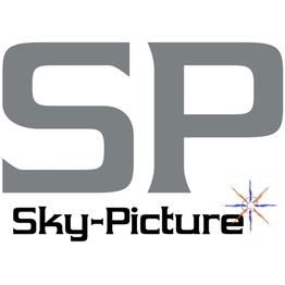 Logo mit großen Buchstaben "SP" und darunter "Sky-Picture" mit einem Kompassymbol.