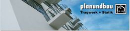 Moderne Balkone vor blauem Himmel, Text: "planundbau Tragwerk + Statik".