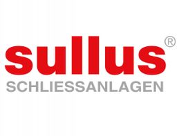 Logo mit rotem Schriftzug "sullus" und grauem "SCHLIESSANLAGEN" auf weißem Hintergrund.